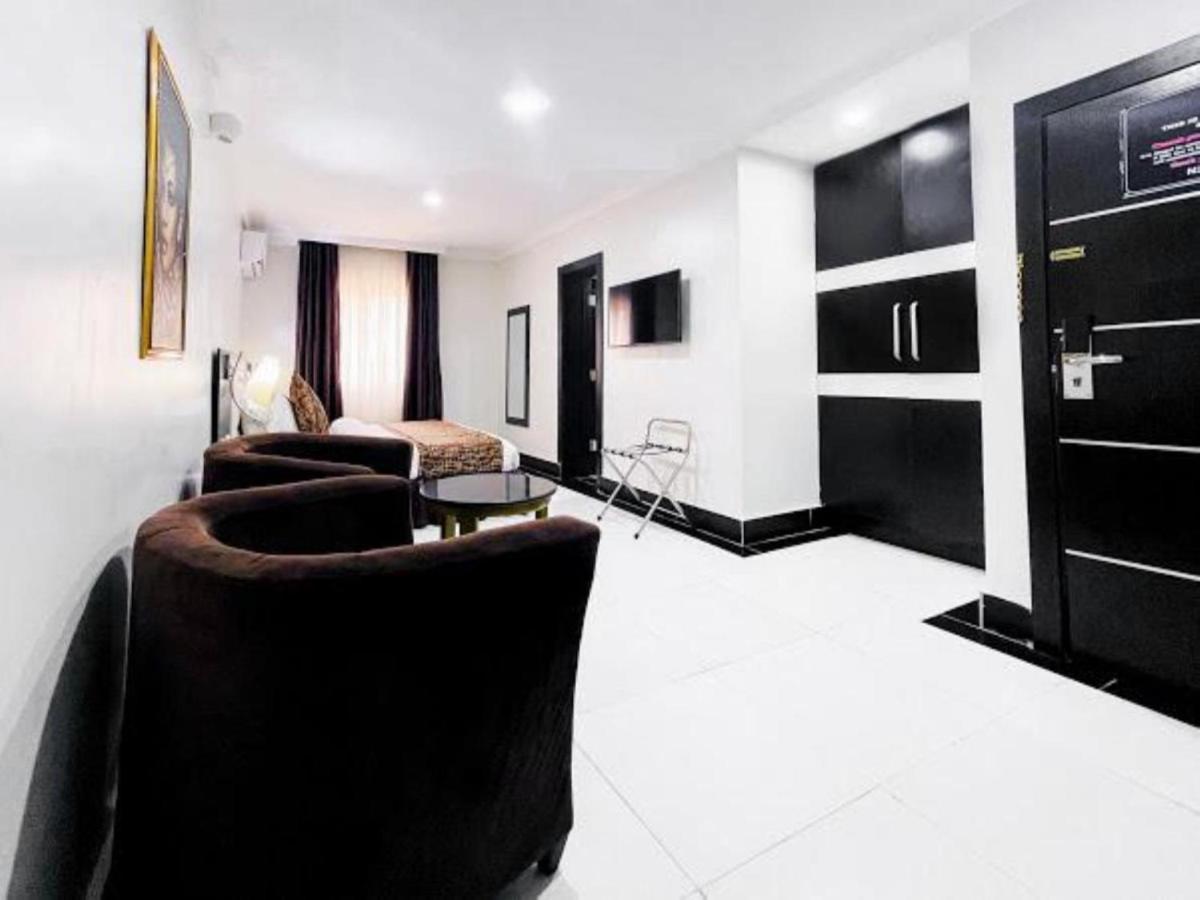 Pasadena Suites Lekki Eksteriør bilde
