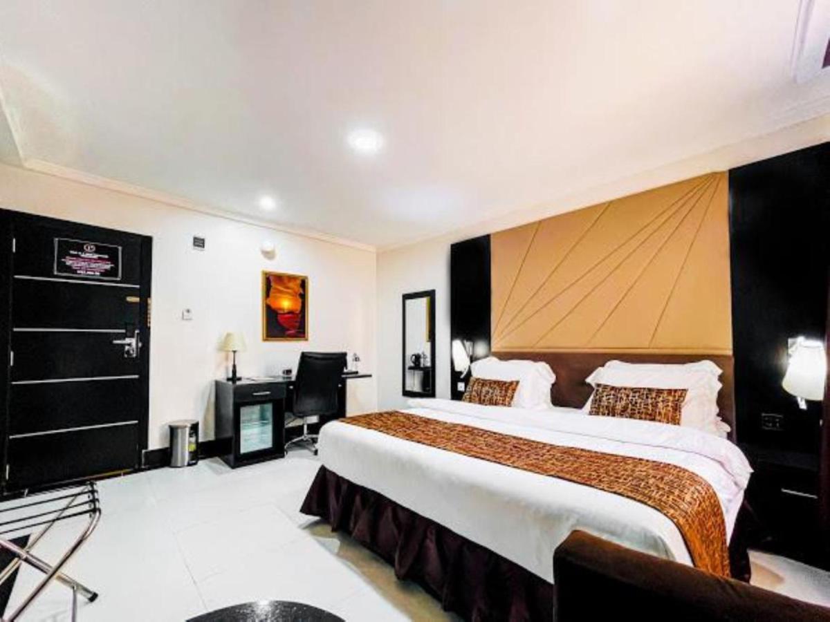 Pasadena Suites Lekki Eksteriør bilde